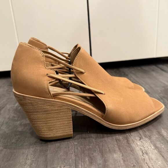 NWOT Eileen Fisher, tan, Peep toe sandals size 9 - Picture 2 of 6